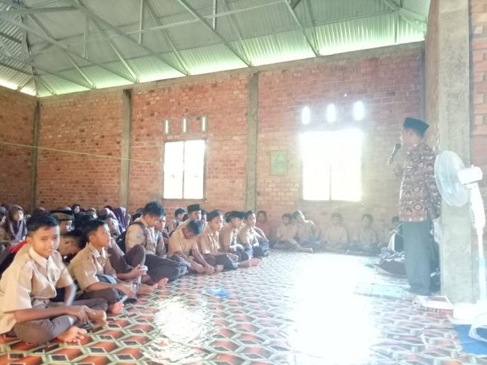 MEMPERERAT SILATURRAHMI MELALUI HALAL BI HALAL